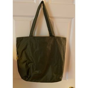 Utility green tote bag with lots of pockets